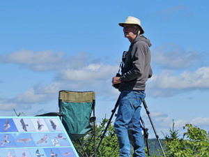 Pack Monadnock Raptor Observatory volunteer Tom Delaney, on the lookout for hawks. (photo © Meade Cadot)
